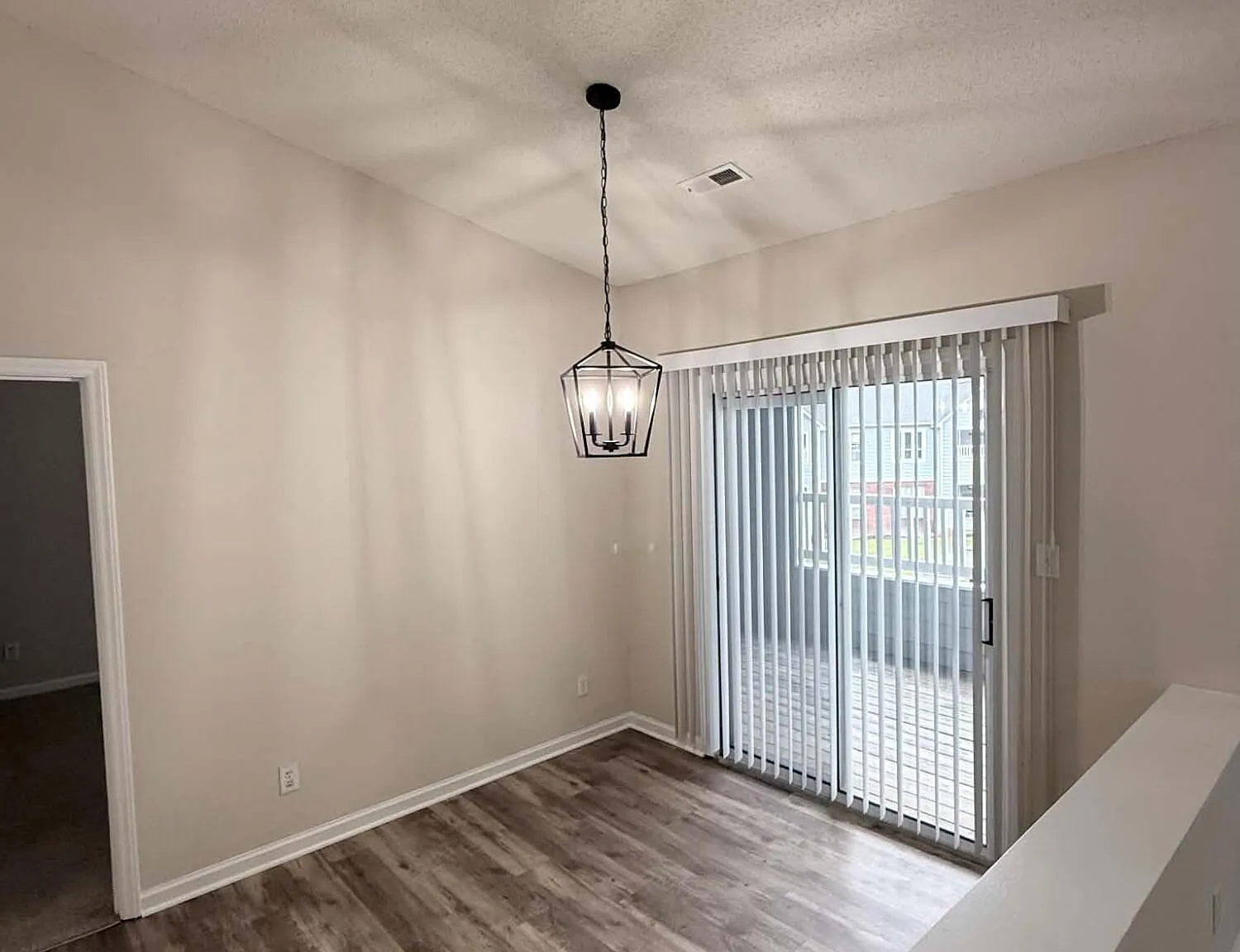 2 bed, 2.0 bath, 1156 sqft, $1,400 — Photo 4