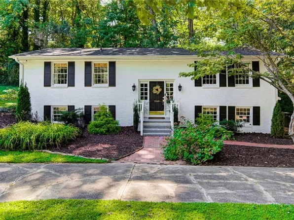 2360 Kaywood Ln, Winston Salem, NC 27103