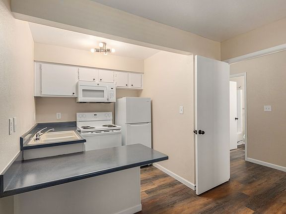 3rd image of 1410 S Country Club Dr #207