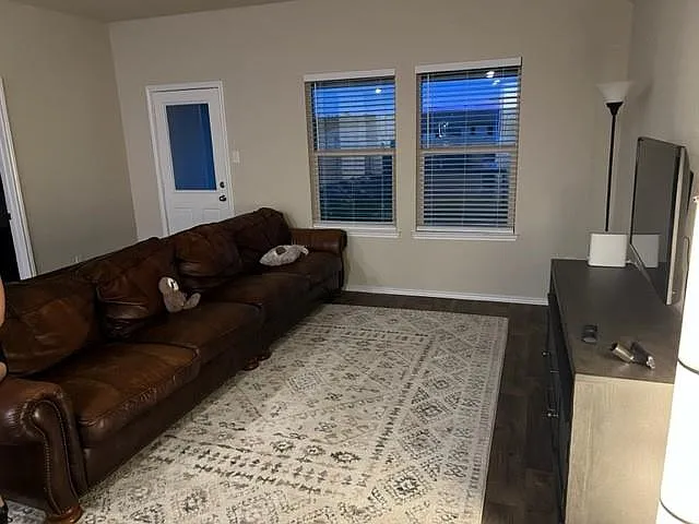 4 bed, 2.0 bath, 1612 sqft, $2,150 — Photo 4