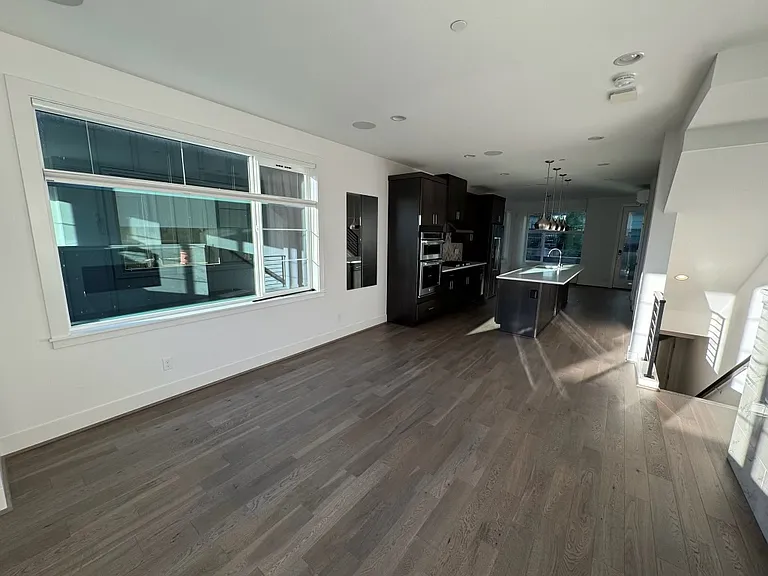 947 W McGraw St #41 — Photo 7