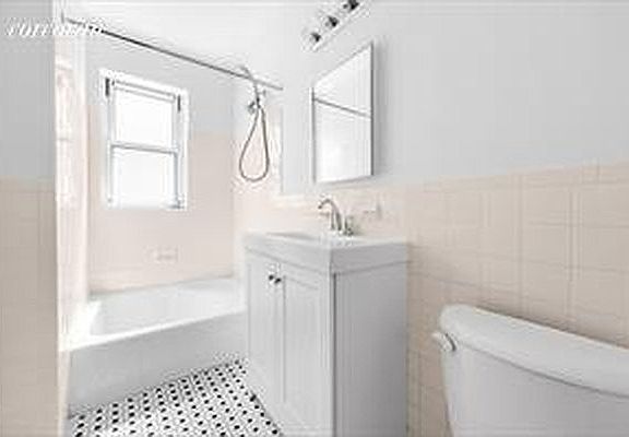 5th image of 358 W 30th St APT 3C