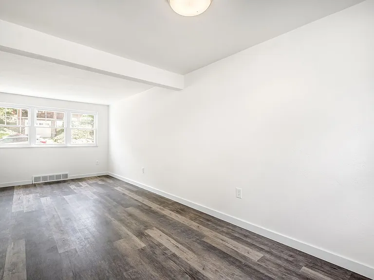 2126 Fairland St — Photo 5
