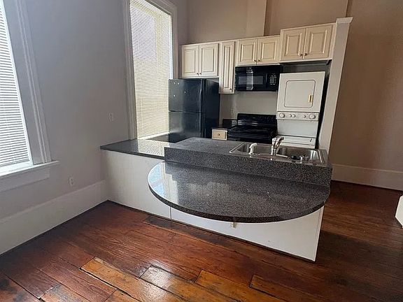 2nd image of 482 Poplar St #1