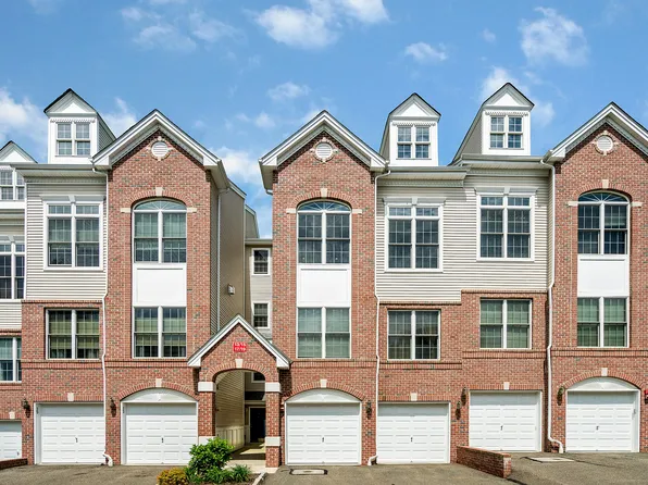 19 Ashley Ct, Hawthorne, NJ 07506