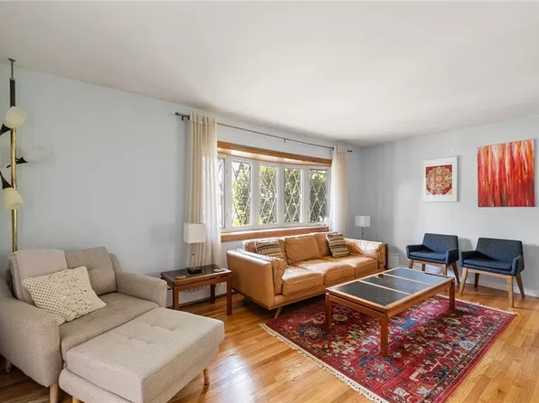 3 Silver Lake Rd, Staten Island, NY 10301