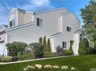 107 Owls Nest Ct, Manorville, NY 11949