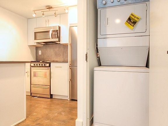 4th image of 273 Leonard St #2H