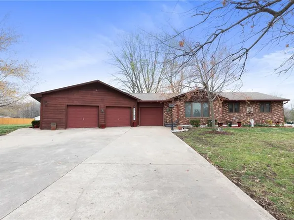 409 Hoover St, Pomona, KS 66076