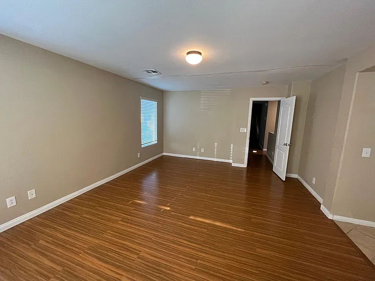 Divine Ridge St — Photo 14