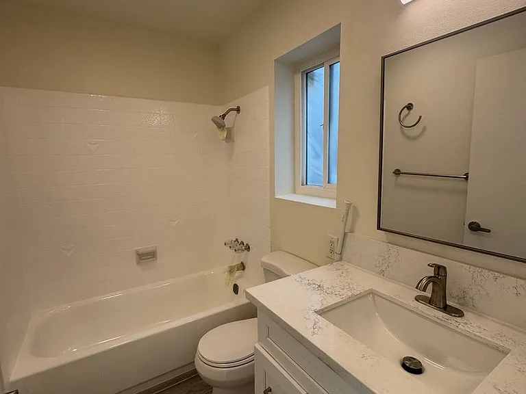 4445 Fanuel St #7 — Photo 12