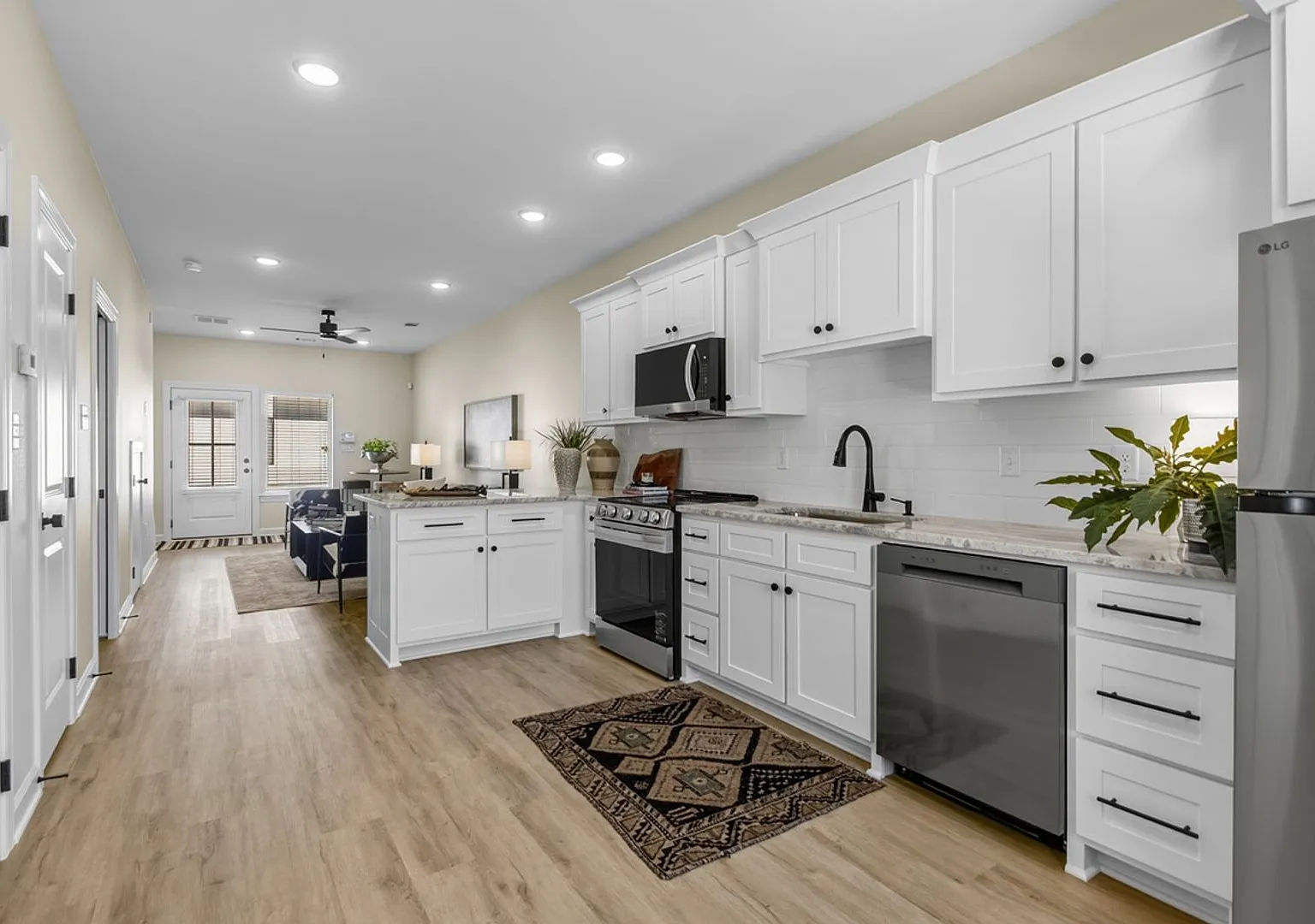 SOMA Area, Little Rock - 2 Bedroom - New Construction Luxury Townhomes — Photo 4