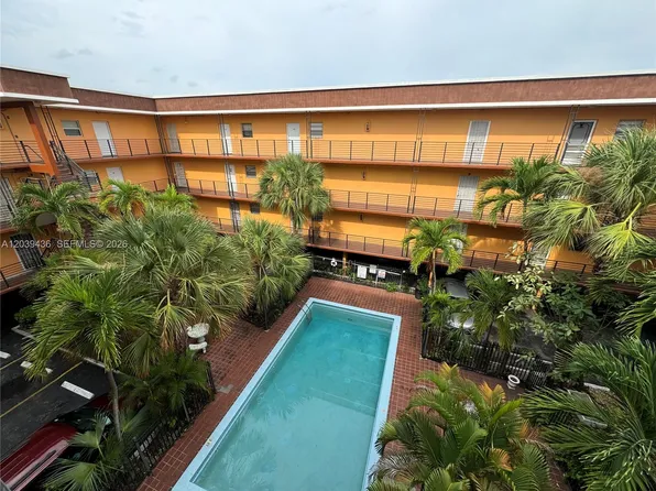 365 NE 125th St APT 402, North Miami, FL 33161