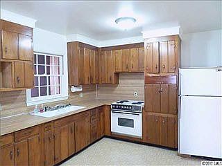 4th image of 2340 Azalea Dr