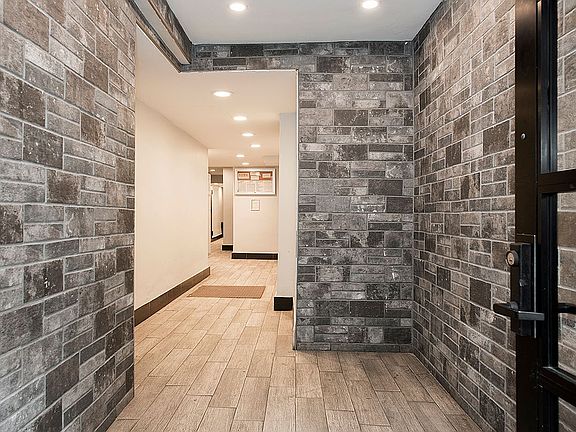 5th image of 225 E 82nd St APT 1B