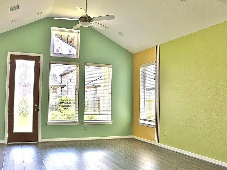 17631 Carnation Glen Dr — Photo 7