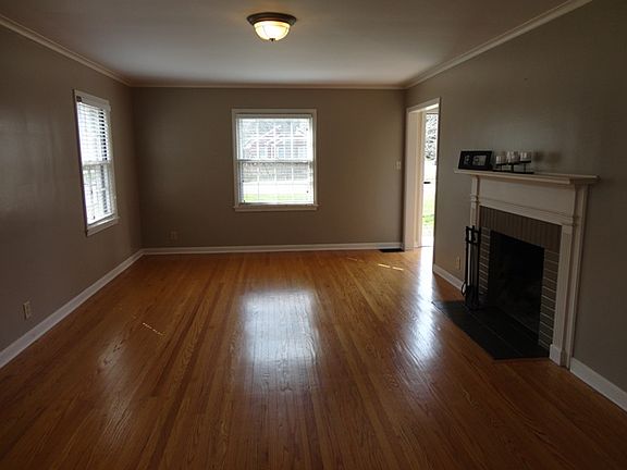 3rd image of 5375 Graceland Ave