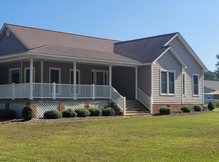 100 N Wedgewood Dr, Washington, NC 27889