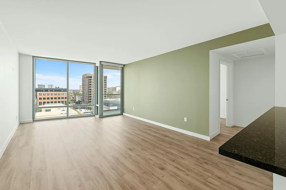 Building Photo - 300 Bowie St #1208