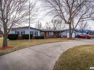 3222 Court St, Pekin, IL