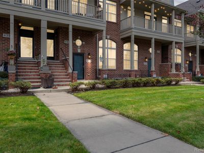460 Old Pine Way, Walled Lake, MI, 48390