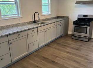 19 Paul St FLOOR 3, Stoughton, MA 02072