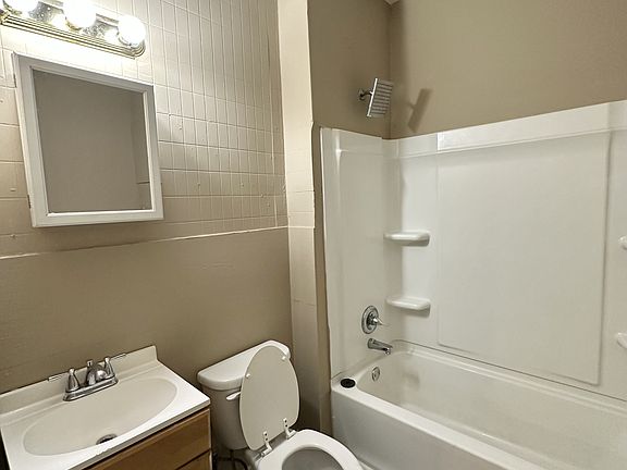 3rd image of 2320 Wesley Ave SW