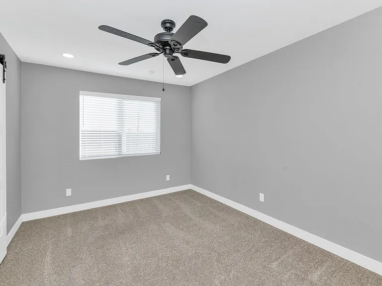 2509 E Broadway Rd #4 — Photo 16