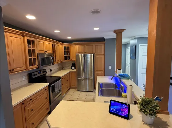 35531 Heritage Ln, Farmington, MI 48335