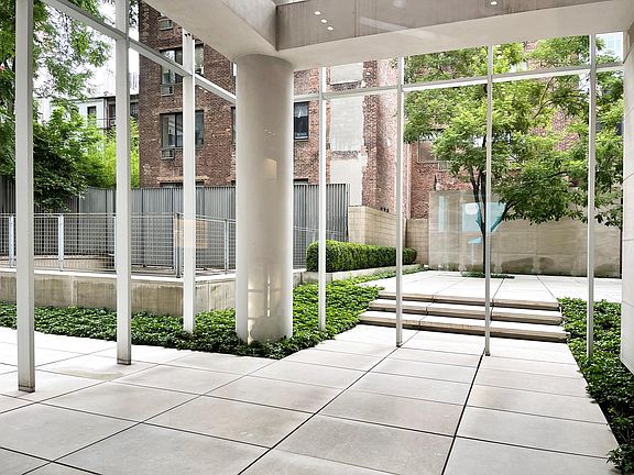 5th image of 310 E 53rd St APT 10C