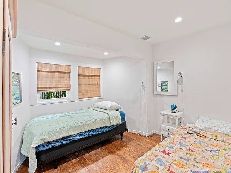 22 The Pkwy — Photo 6