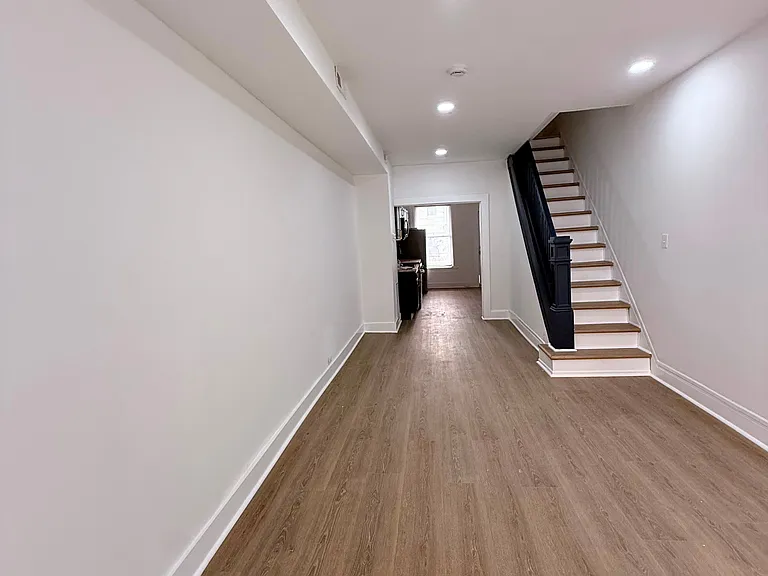 820 N Streeper St #MAIN — Photo 2