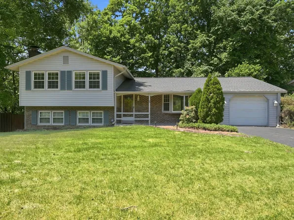 8609 Woodview Dr, Springfield, VA 22153