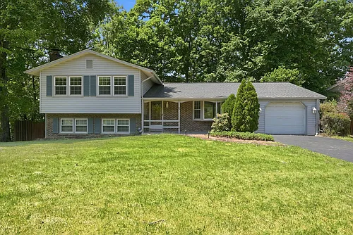 8609 Woodview Dr Photo 1
