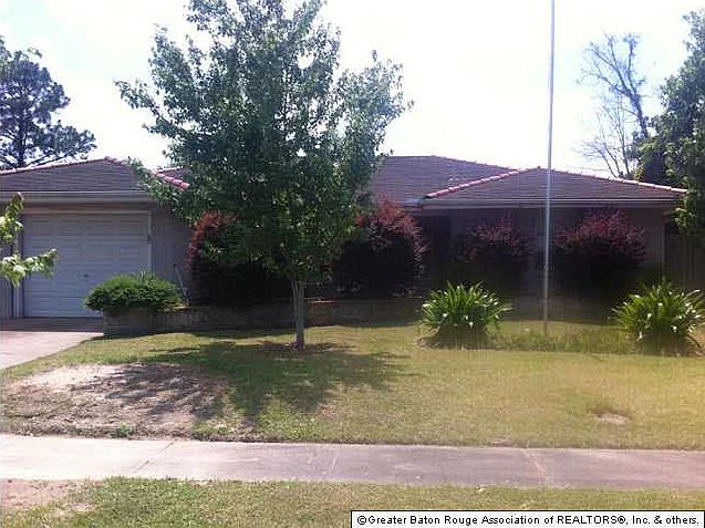 1st image of 241 N Millet Ave