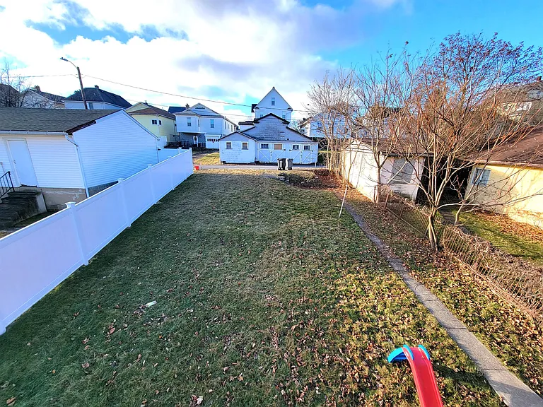 1315 Farr St — Photo 10