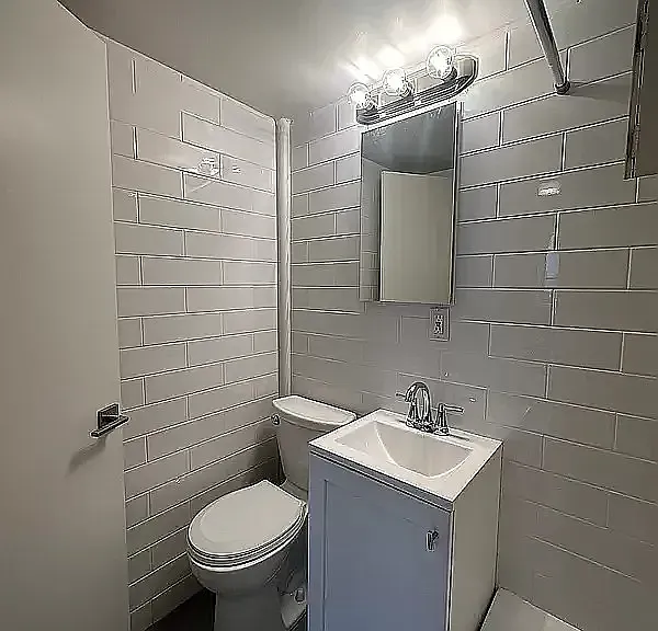313 W 54th St #1FE — Photo 8