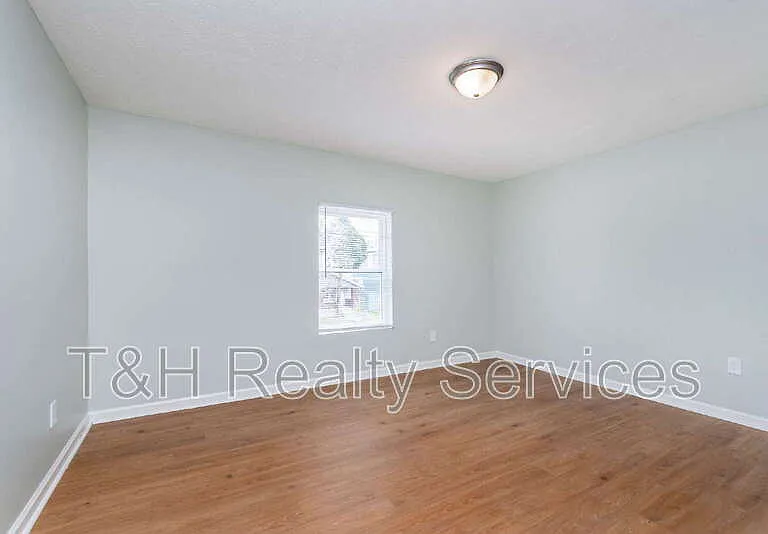 326 Jefferson Ave — Photo 23