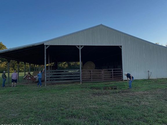 3rd image of 4444 Whippoorwill Rd