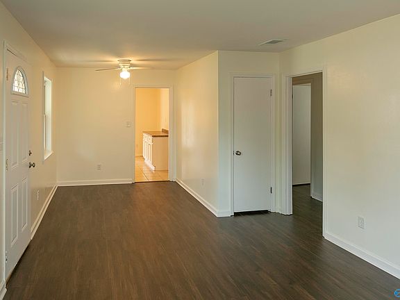 5th image of 2409 Yorkshire Dr SW