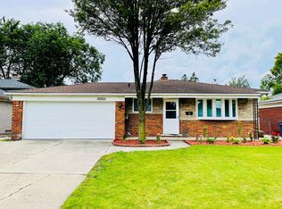 30821 Dover Ave, Warren, MI 48088