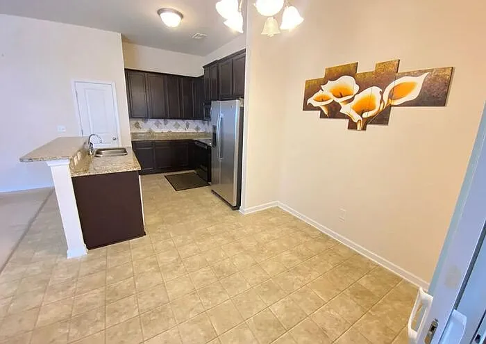 847 Dovefield Ln — Photo 4