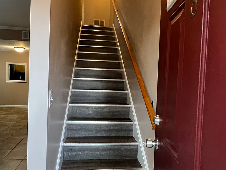 100 14th Ave NE — Photo 26