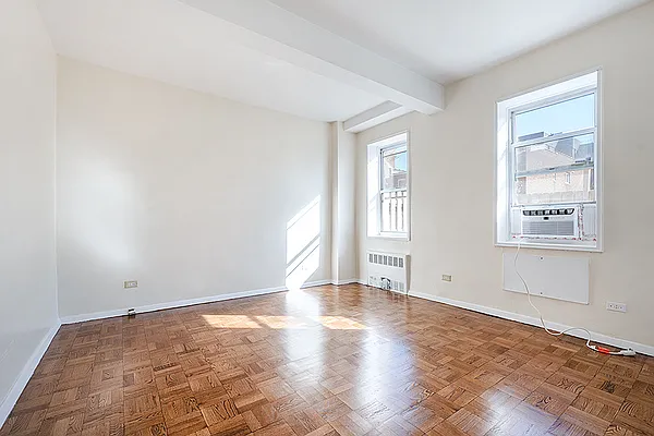 Rented by PMG Real Estate  | media 12