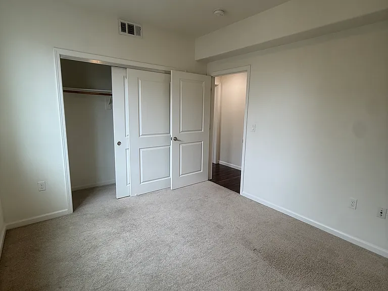 Diamond Creek Condominiums/ Apartments — Photo 41