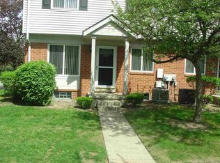 2056 Orchard Crst, Utica, MI 48317