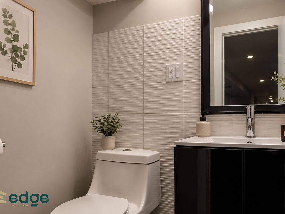 1st image of 154 Woodward Ave #1G