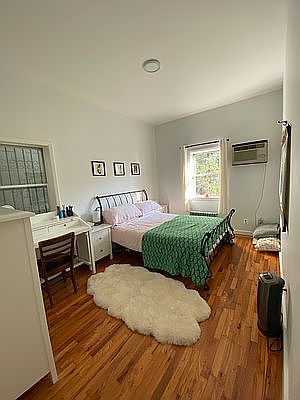 5th image of 26 Orient Ave Floor 1