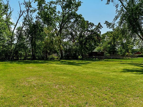4th image of 416 Kile Dr