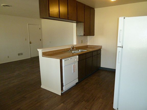 5th image of 2380 Wilson Ave